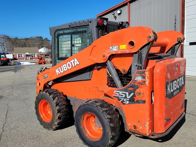 Image of Kubota SSV75 equipment image 4