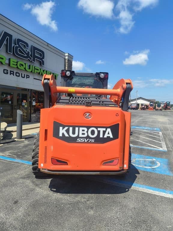 Image of Kubota SSV75PHFC equipment image 2
