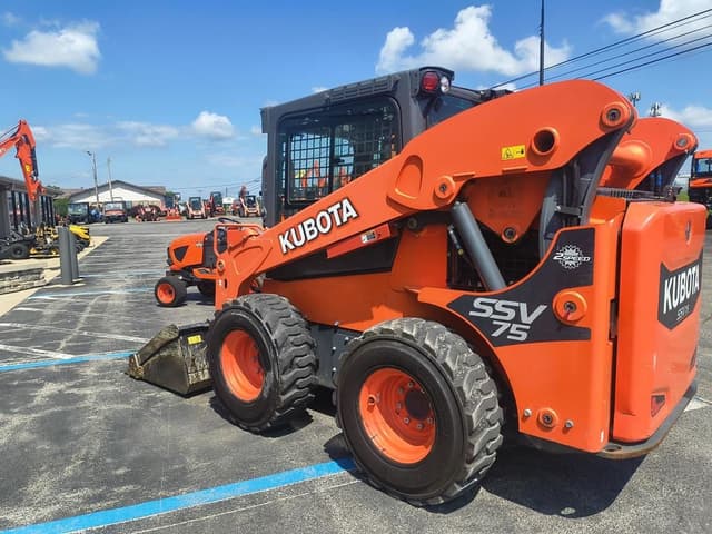 Image of Kubota SSV75PHFC equipment image 1
