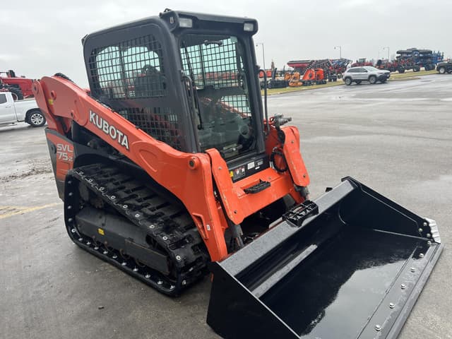 Image of Kubota SVL75-2 equipment image 2