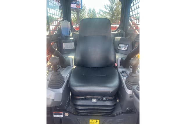 Image of Kubota SVL75-2 equipment image 4