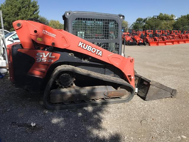 Image of Kubota SVL95-2 equipment image 3