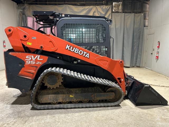 Image of Kubota SVL95-2 equipment image 4