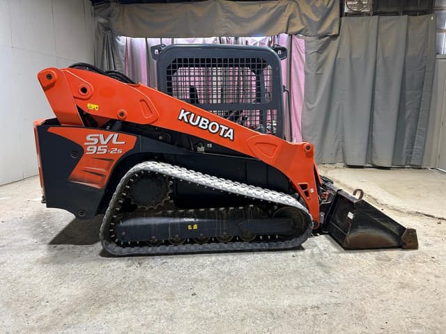 Image of Kubota SVL95-2 equipment image 4