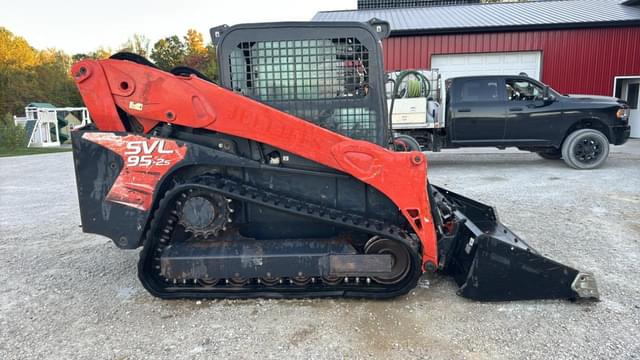 Image of Kubota SVL95-2 equipment image 2