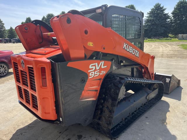 Image of Kubota SVL95-2S equipment image 2