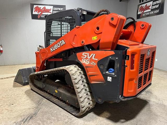 Image of Kubota SVL95-2S equipment image 2