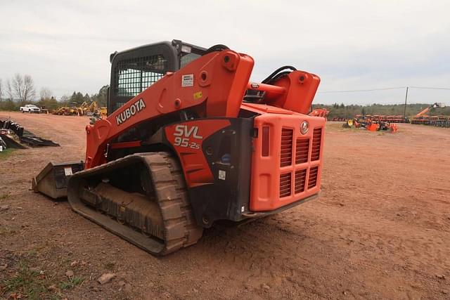 Image of Kubota SVL95-2S equipment image 2