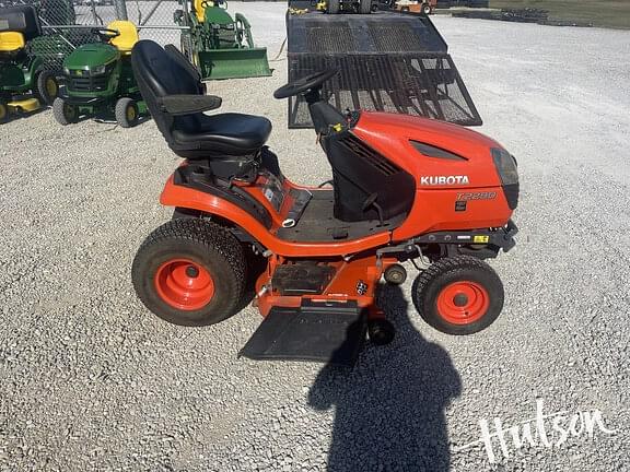 Image of Kubota T2290 equipment image 3