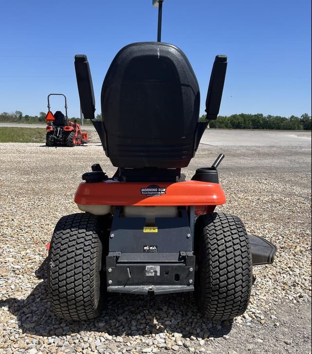 Image of Kubota T2290 equipment image 3
