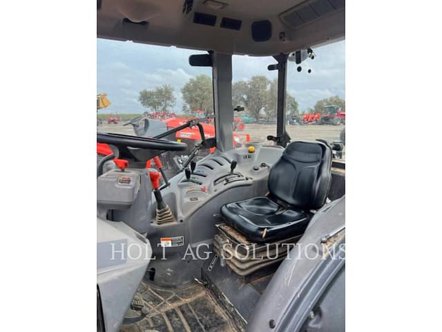 Image of Kubota M5N-111 equipment image 4