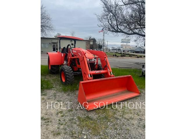 Image of Kubota M6L-111 equipment image 3