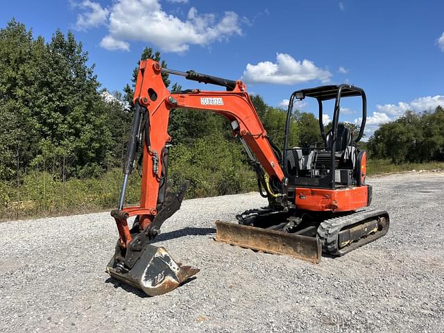 Image of Kubota U35-4 equipment image 4