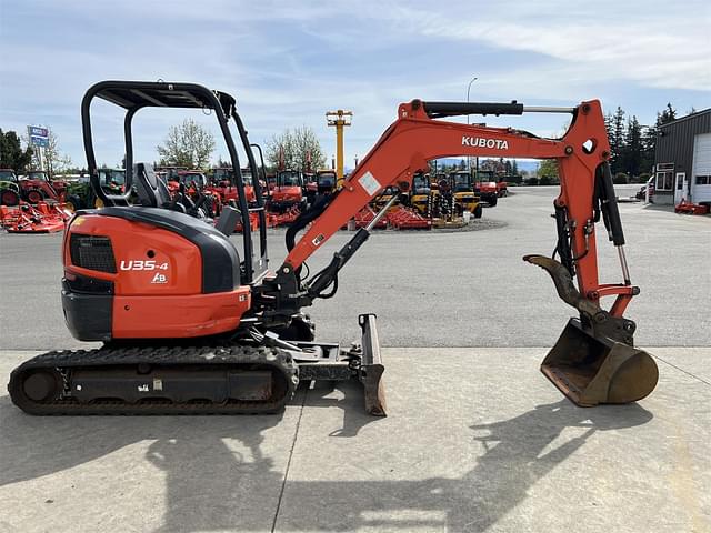 Image of Kubota U35-4 equipment image 4