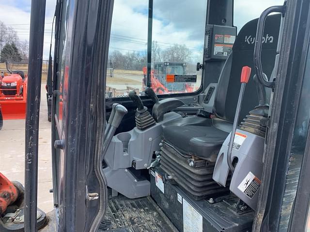 Image of Kubota U35-4 equipment image 4
