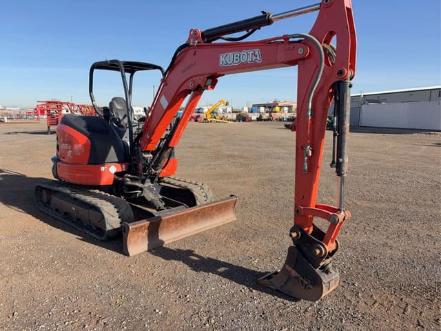 Image of Kubota U55-4 equipment image 3