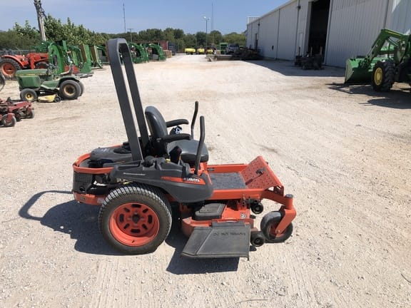 Main image Kubota Z122E