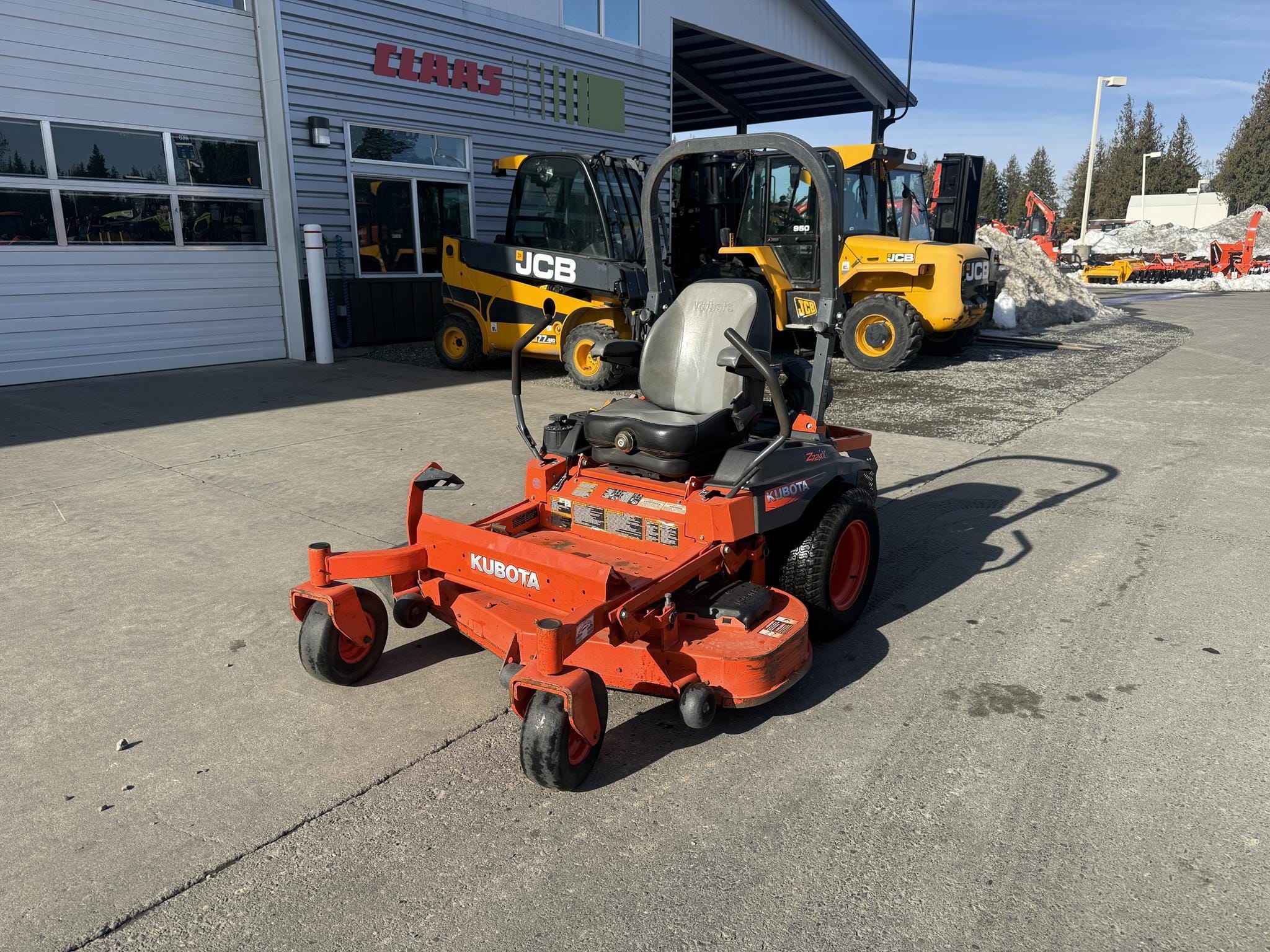 Main image Kubota Z724X