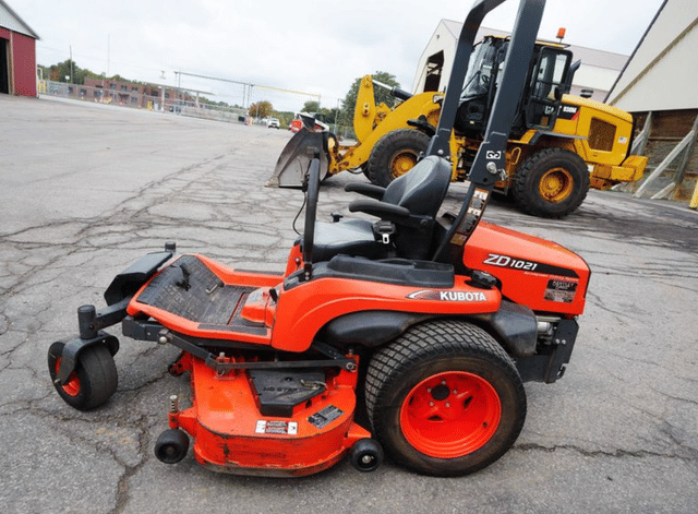 Image of Kubota ZD1021 equipment image 1