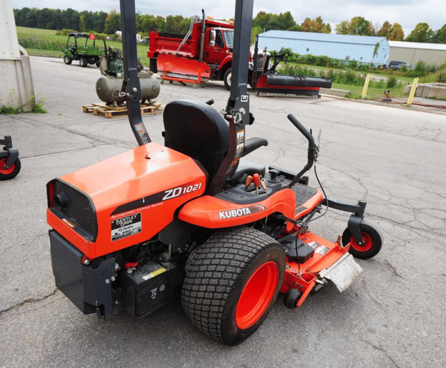 Image of Kubota ZD1021 equipment image 4