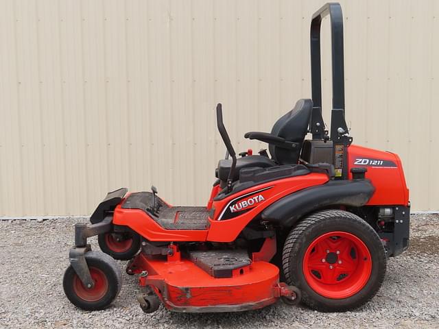 Image of Kubota ZD1211 equipment image 1