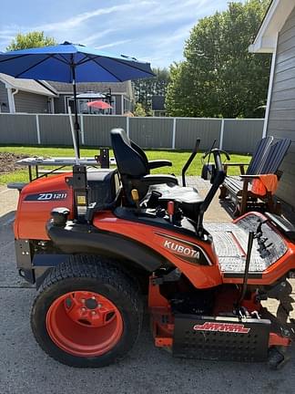 Image of Kubota ZD1211 equipment image 2