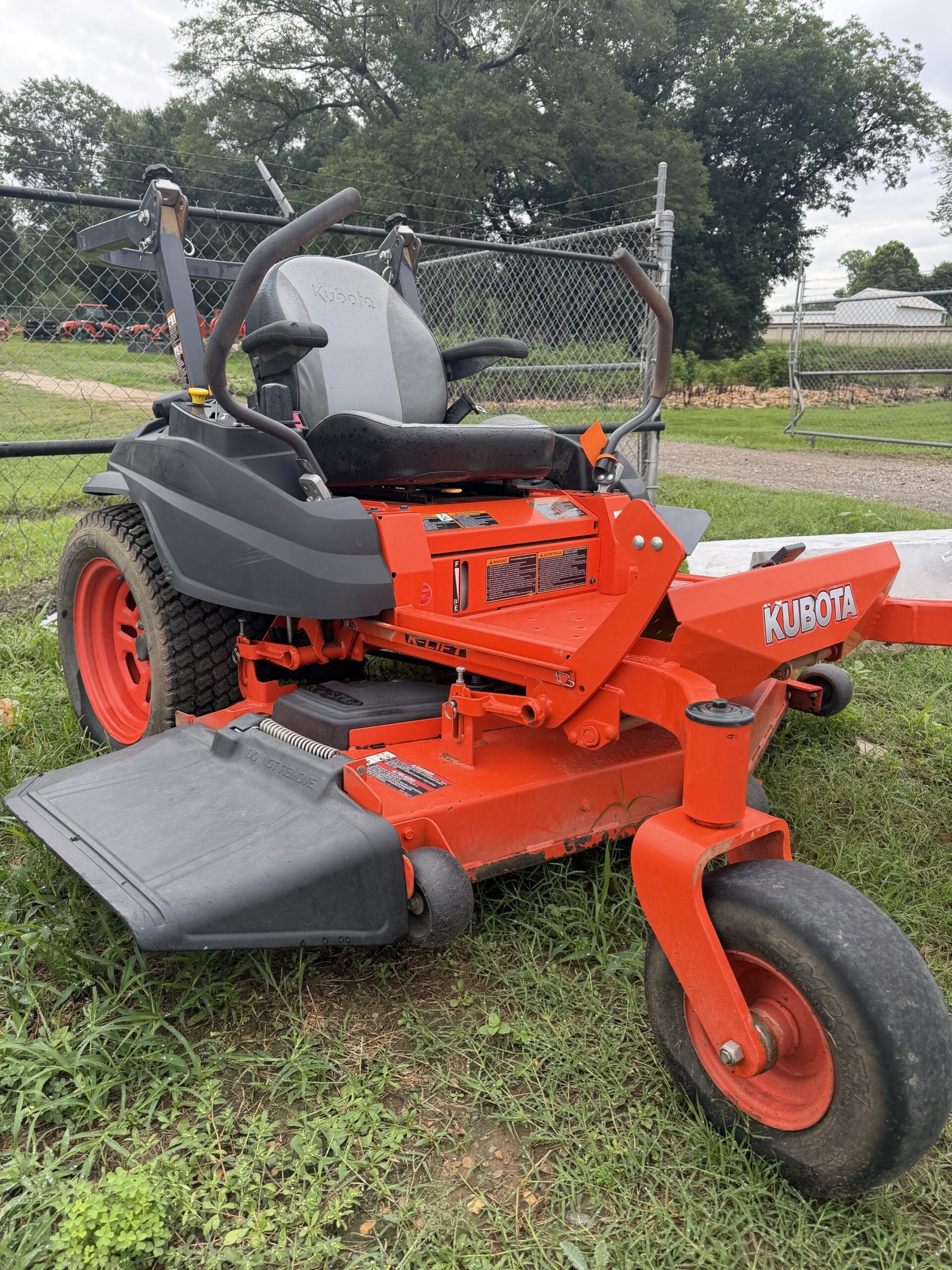 2018 Kubota Z421KW Equipment Image0
