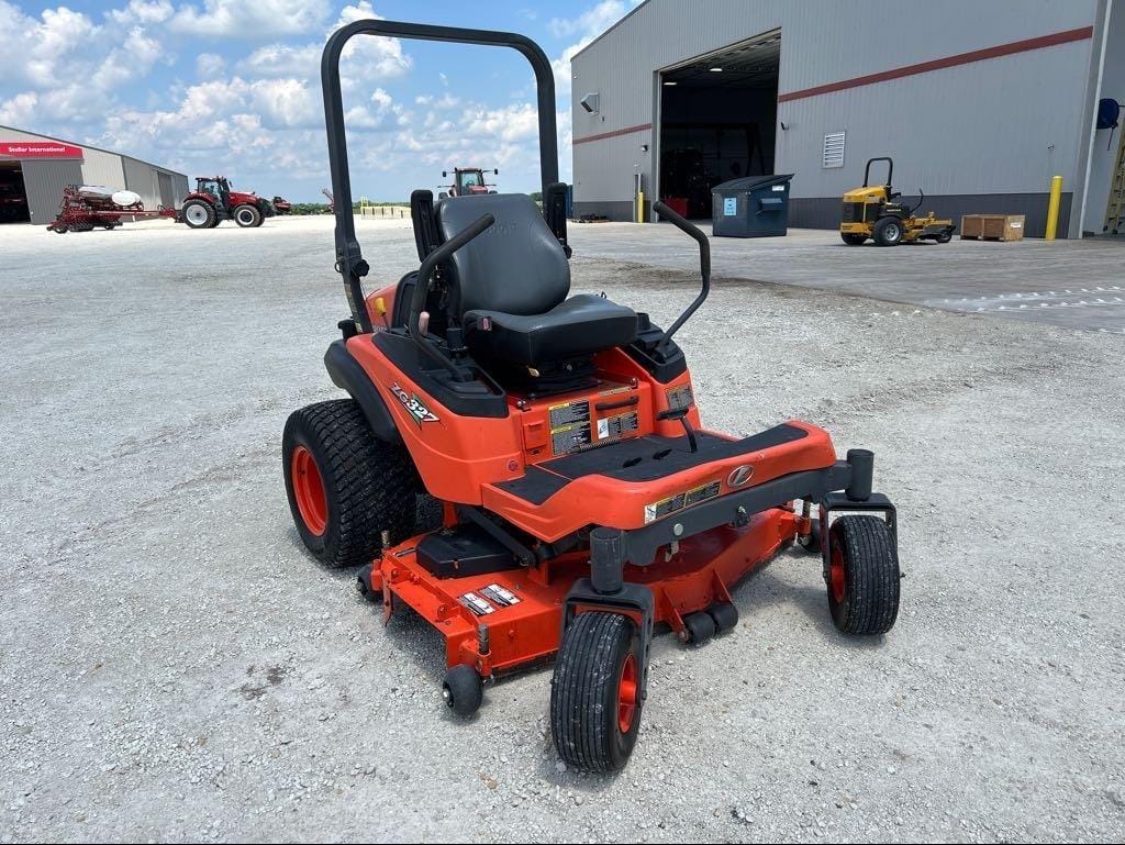 2018 Kubota ZG327 Equipment Image0