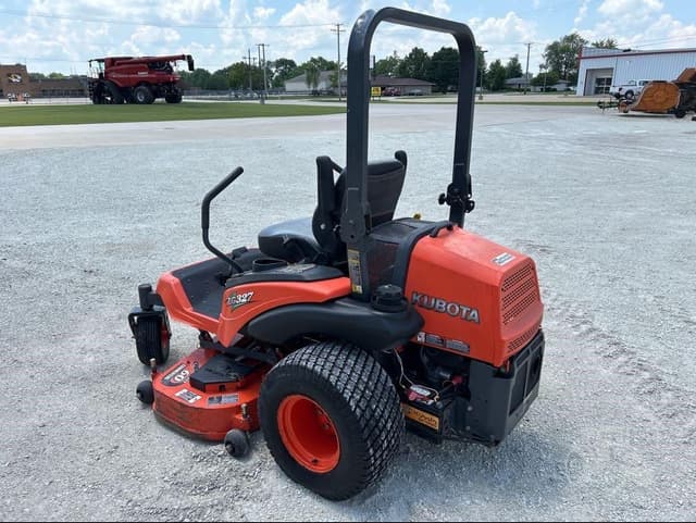 Image of Kubota ZG327 equipment image 4