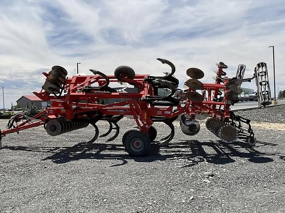 Image of Kuhn Krause Dominator 4855 equipment image 2