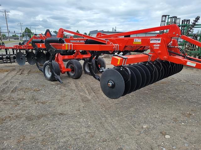 Image of Kuhn Krause Dominator 4855 equipment image 1