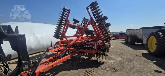 Image of Kuhn Krause Excelerator 8005 equipment image 2