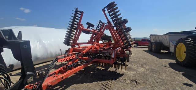 Image of Kuhn Krause Excelerator 8005 equipment image 2