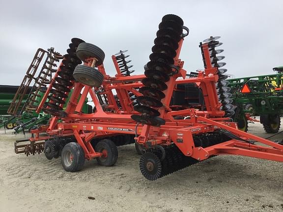 Image of Kuhn Krause Excelerator 8005 equipment image 1