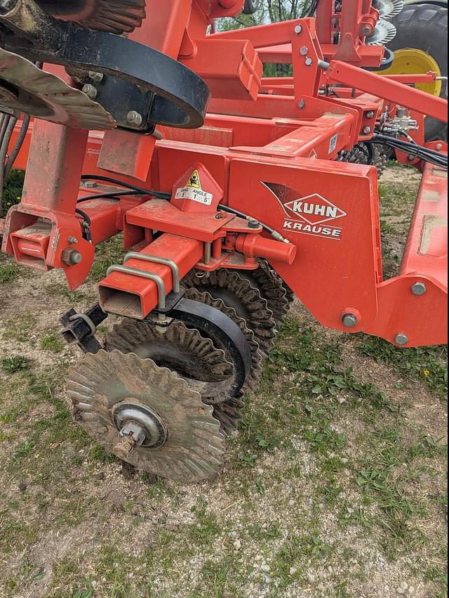 Image of Kuhn Krause Excelerator 8005 equipment image 1