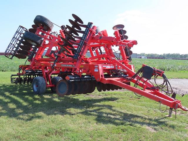 Image of Kuhn Krause Interceptor 8050 equipment image 2