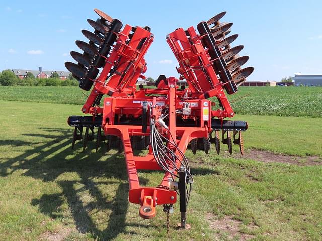 Image of Kuhn Krause Interceptor 8050 equipment image 1