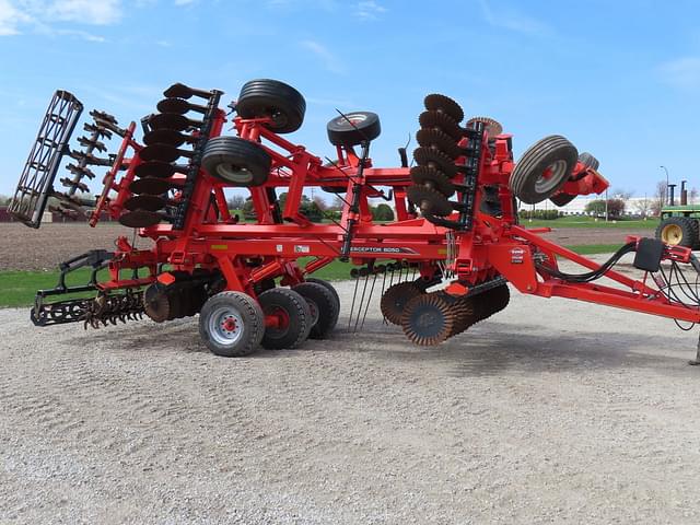 Image of Kuhn Krause Interceptor 8050 equipment image 3