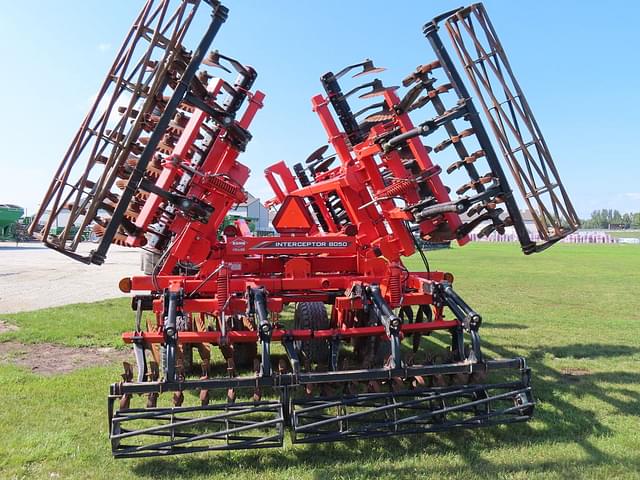 Image of Kuhn Krause Interceptor 8050 equipment image 4