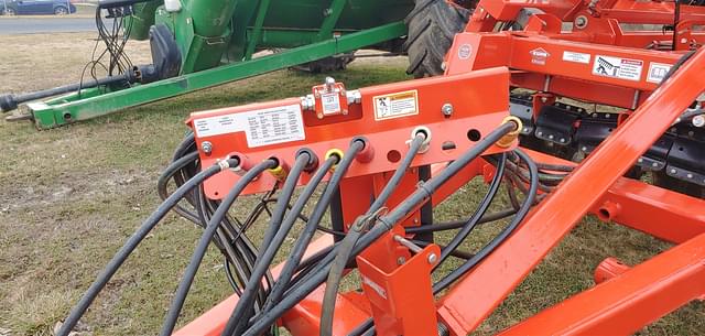 Image of Kuhn Krause Interceptor 8050 equipment image 2