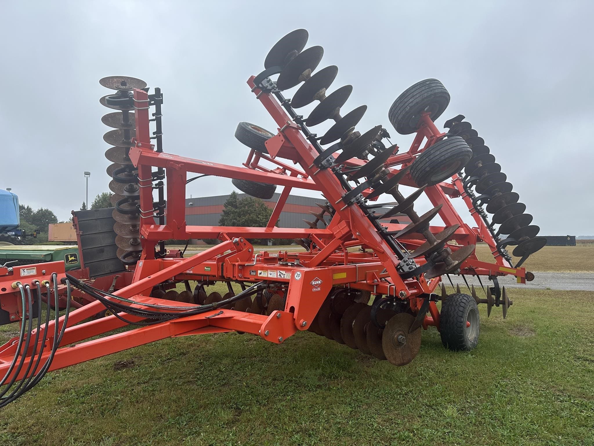 2018 Kuhn Krause 8215 Equipment Image0