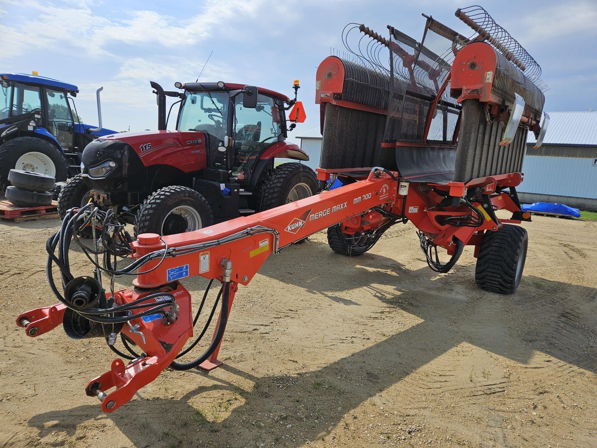 2018 Kuhn Merge-Maxx MM700 Equipment Image0