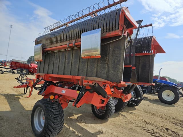 Image of Kuhn Merge-Maxx MM700 equipment image 4