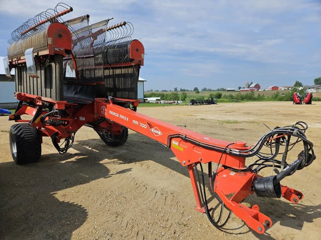 Image of Kuhn Merge-Maxx MM700 equipment image 1