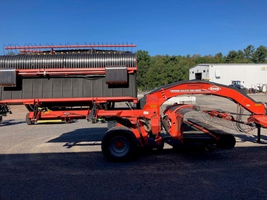 2018 Kuhn Merge-Maxx 1300 Equipment Image0