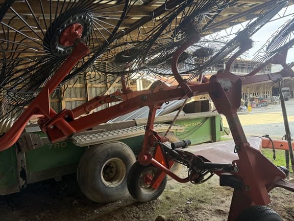 Image of Kuhn SR110 equipment image 1