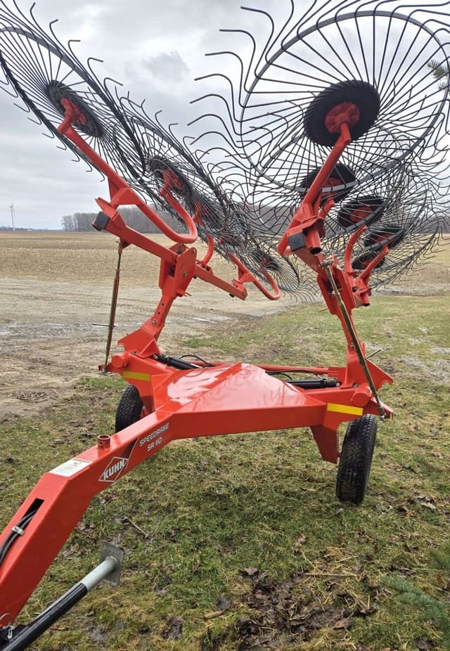 Image of Kuhn SR110 equipment image 2