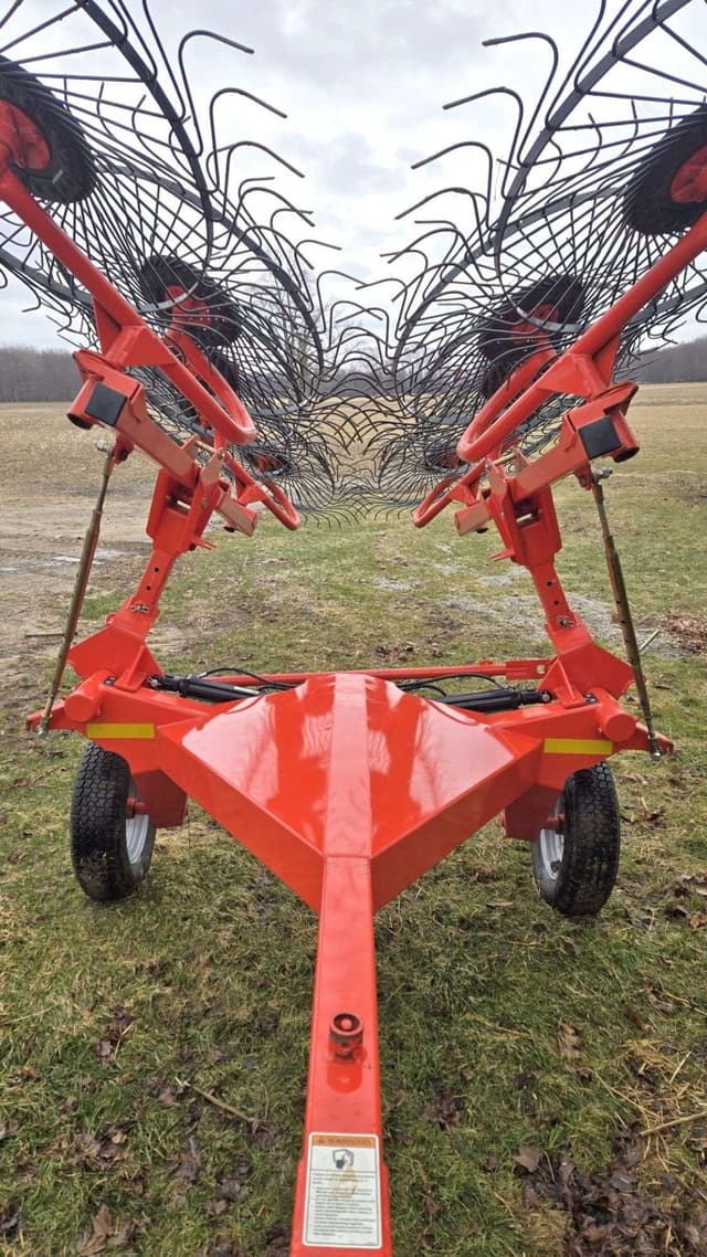 Image of Kuhn SR110 equipment image 1