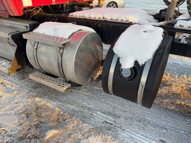 Image of Kenworth T880 equipment image 4