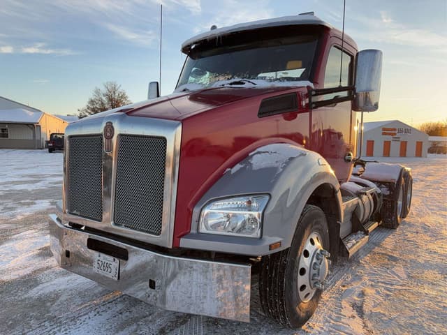 Image of Kenworth T880 equipment image 2